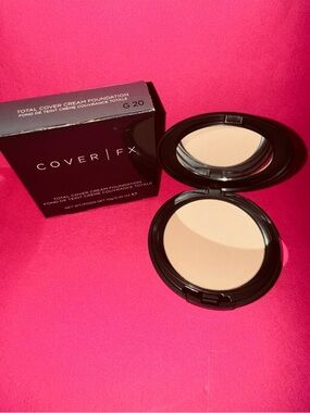 NWT 2 in 1 Foundation & Concealer Medium Golden Cover FX - G40 Medium New in Box